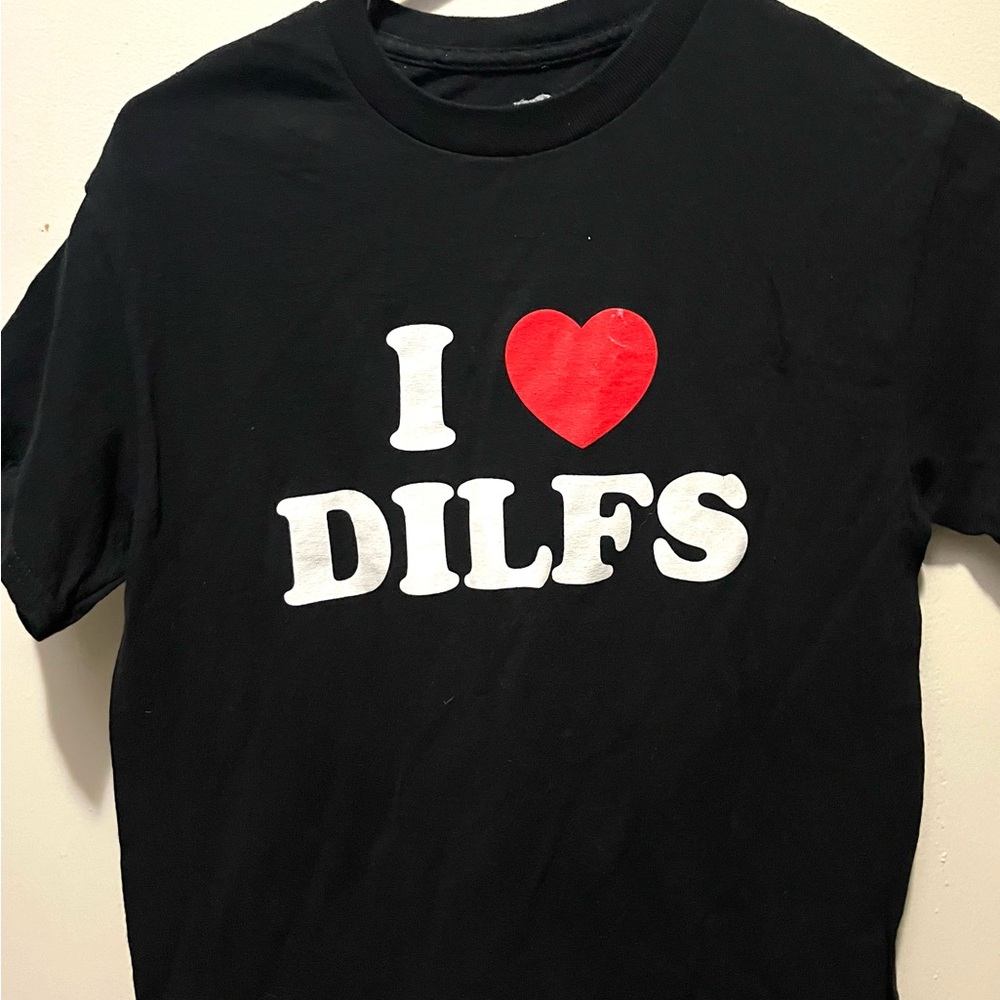 I <3 Dilfs T-Shirt!